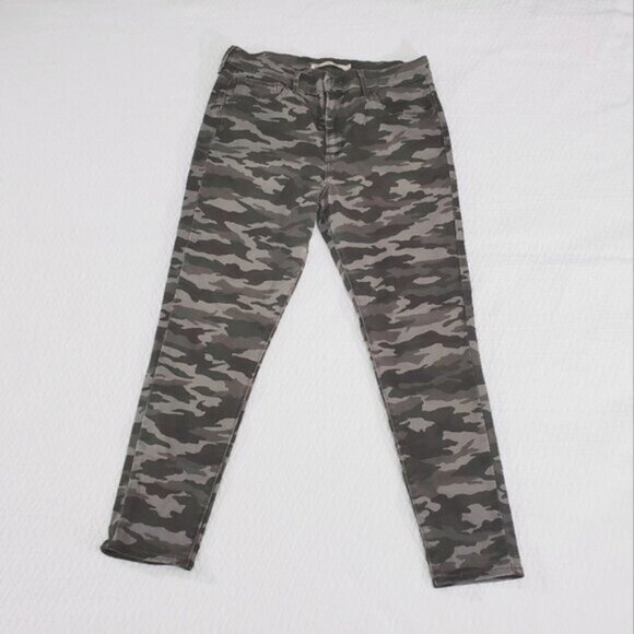 LEVI STRAUSS- 720 HIGH RISE SUPER SKINNY CROP STRETCH CAMO PANTS - Picture 3 of 12